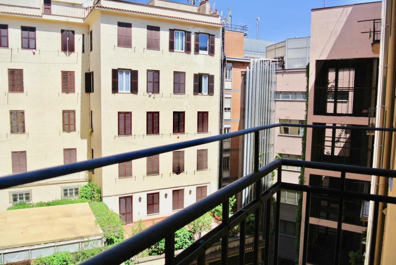 Beautiful Apartment In San Giovanni Close To Colosseo 로마 외부 사진