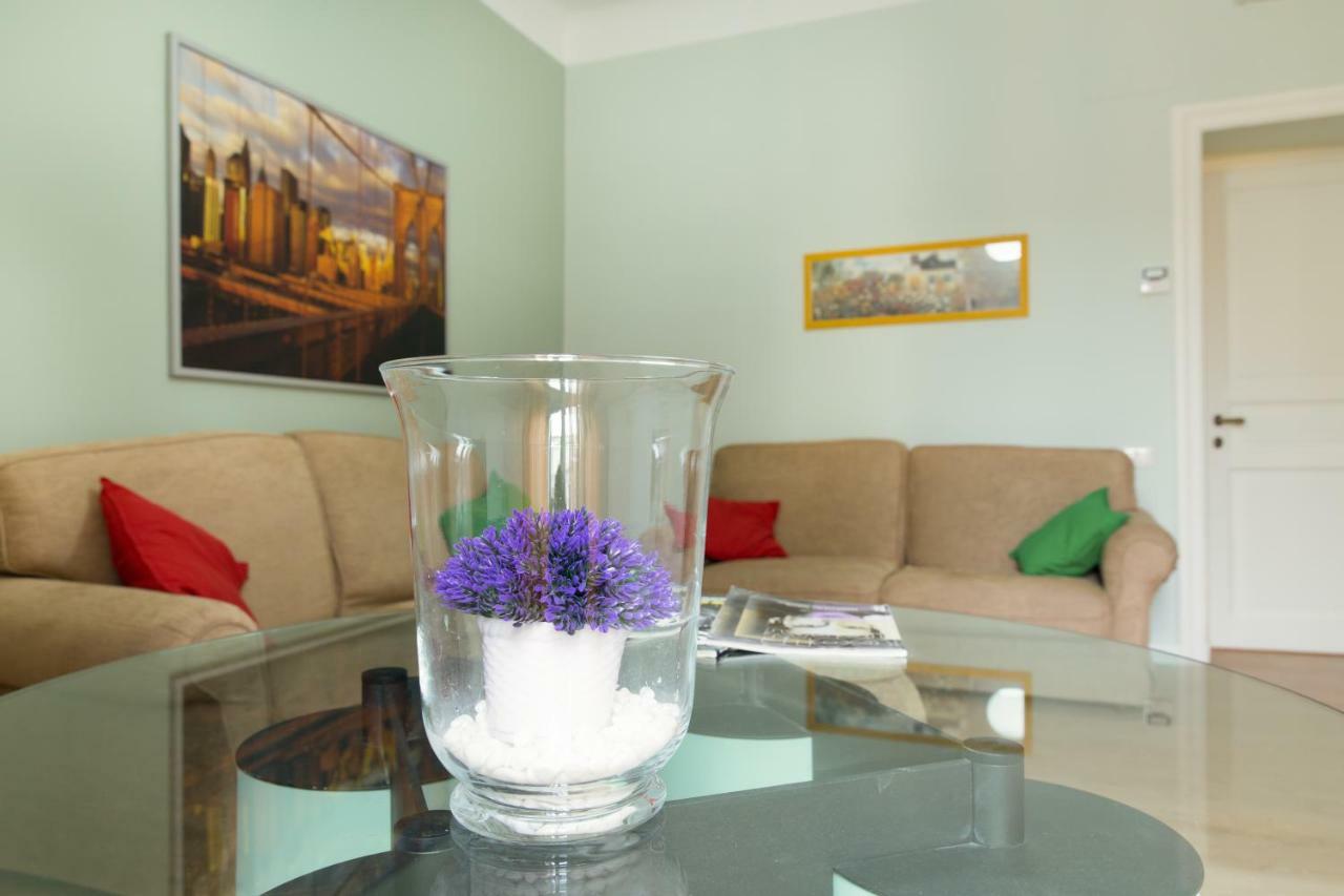 Beautiful Apartment In San Giovanni Close To Colosseo 로마 외부 사진